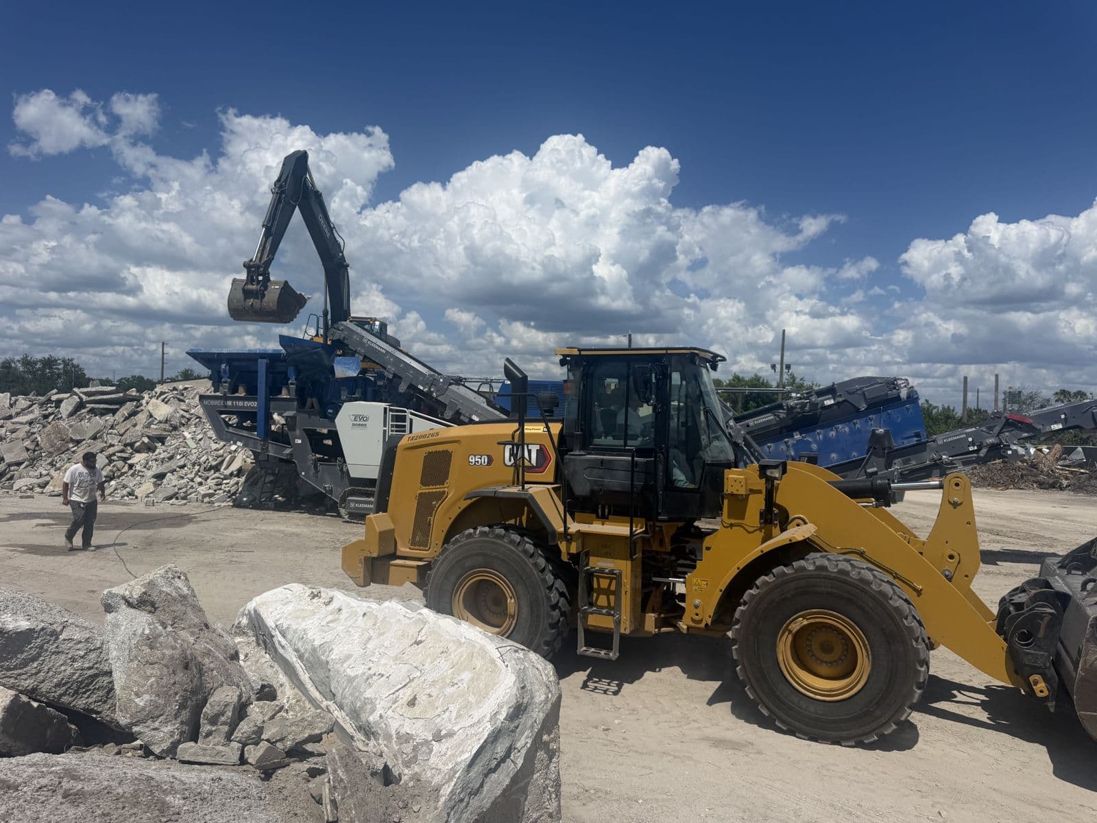 ATLAS loader and Powerscreen crusher processing concrete at the Clearwater yard